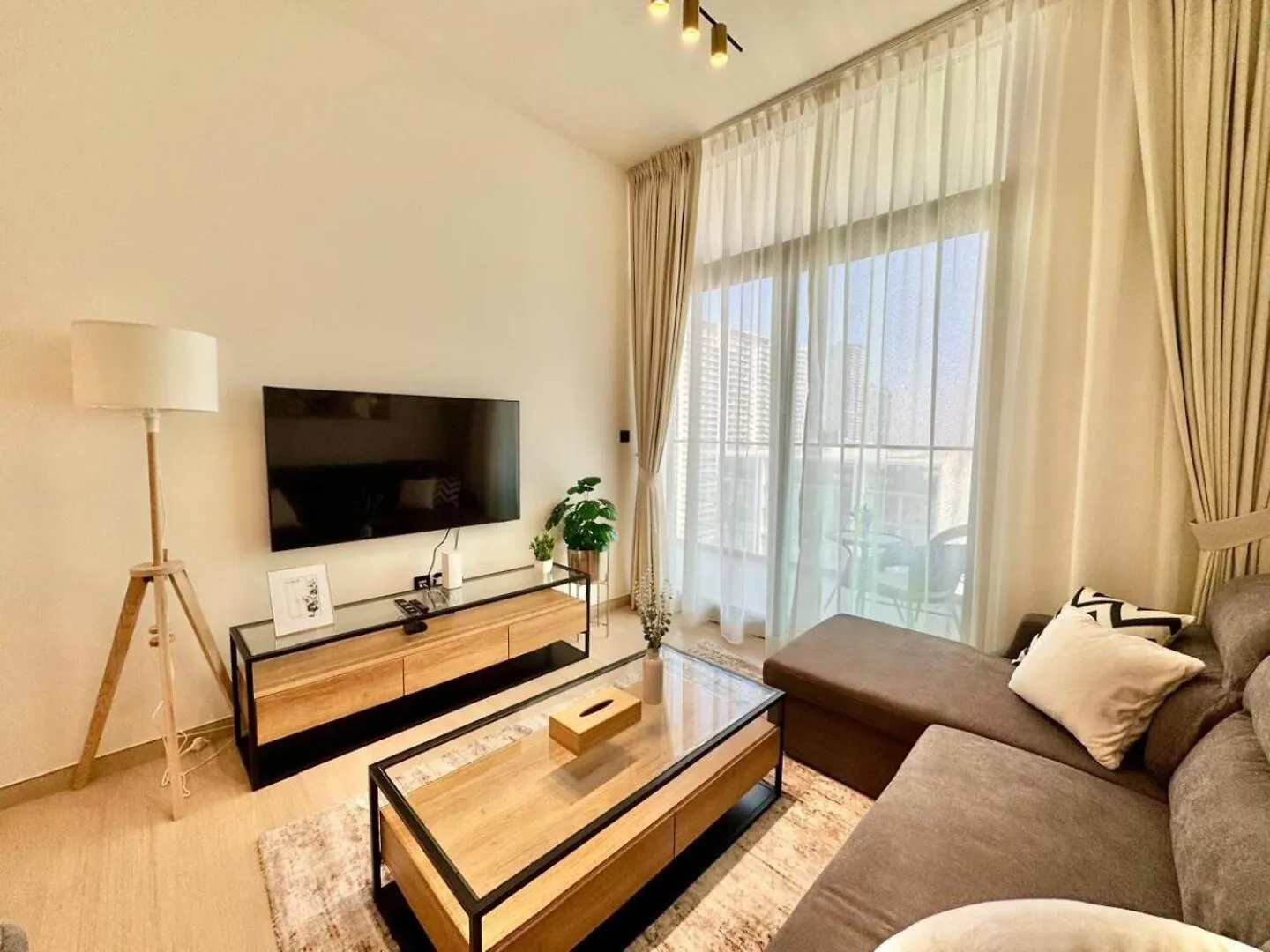 Brand-New 1-Bedroom Apartment Dubai