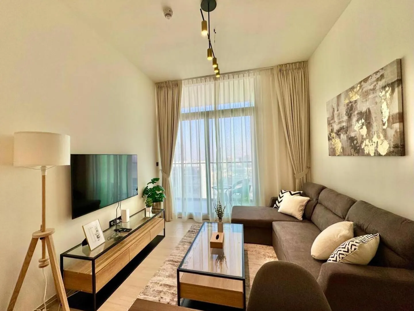 Brand-New 1-Bedroom Apartment Dubai