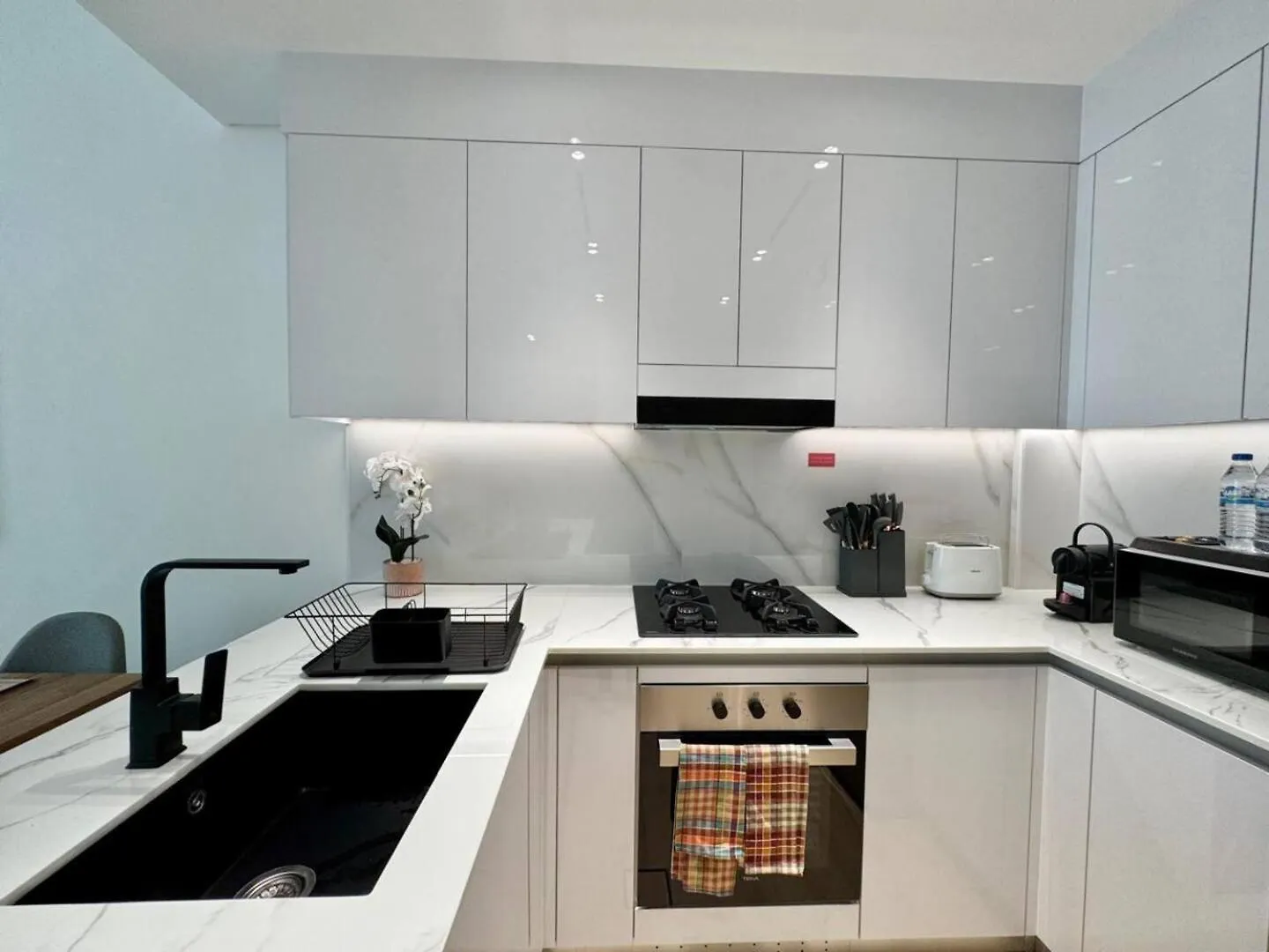 Brand-New 1-Bedroom Apartment Dubai United Arab Emirates