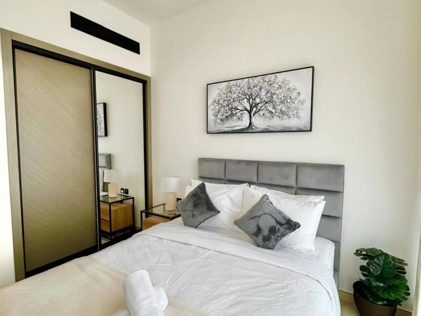 Brand-New 1-Bedroom Apartment Dubai